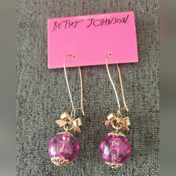 Betsey Johnson pink cheetah print earrings ✨️ - Picture 2 of 2